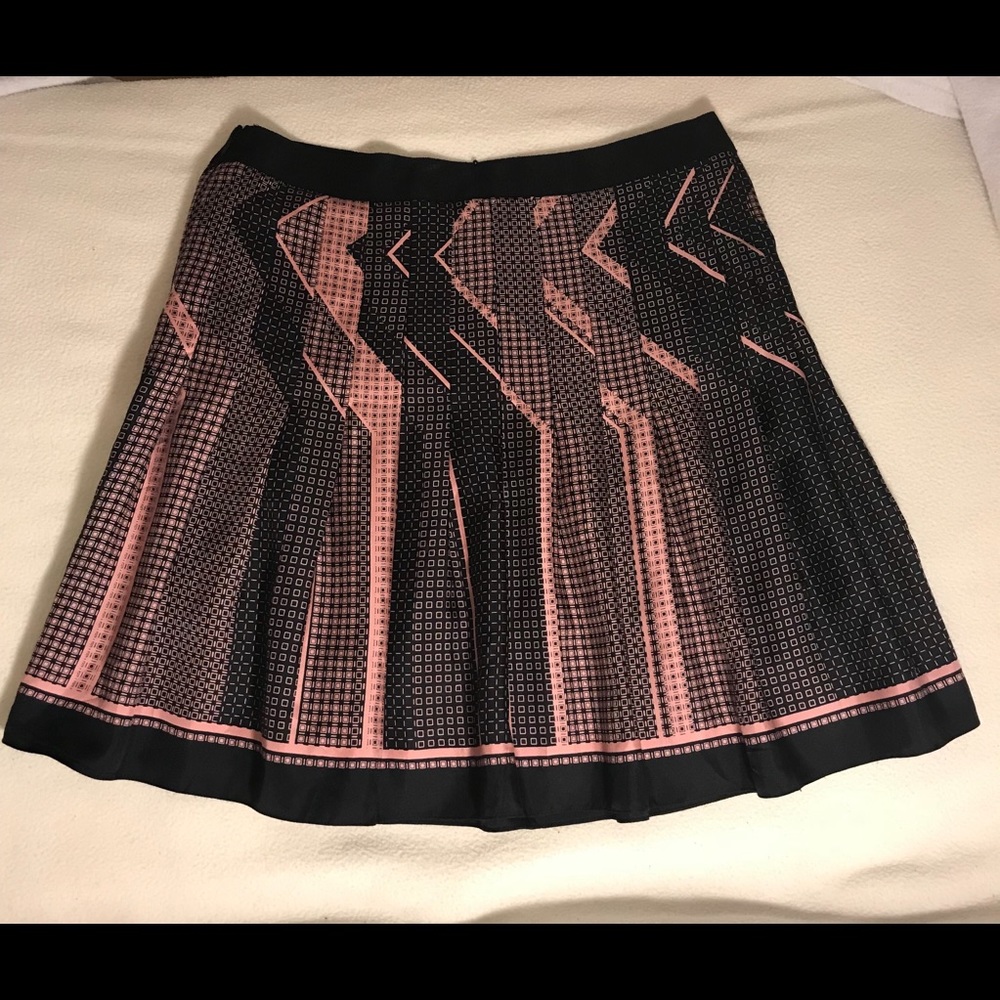 ELIE TAHARI  Black & Pink Silk Graphic Print Skirt